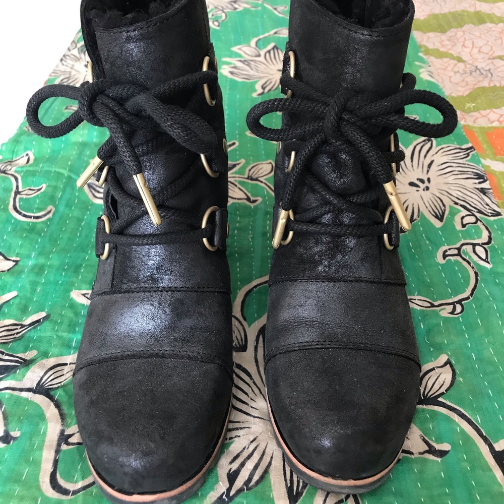 Sorel Addington Laceup Boot (fur lined)